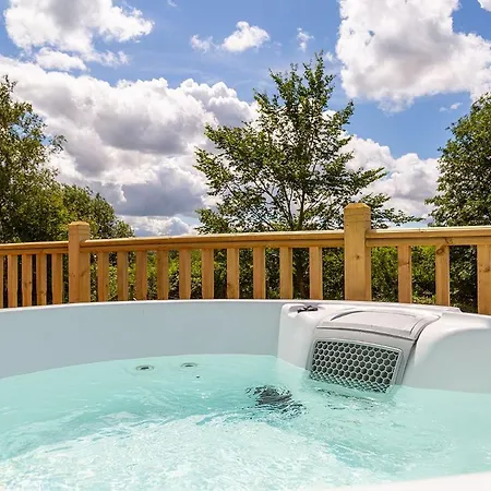 فندق Great Harlow Views