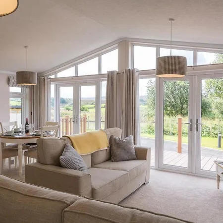 فندق Great Harlow Views