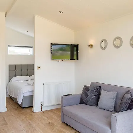 Great Harlow Views Hotel *