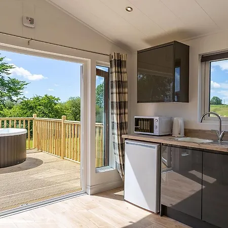 Great Harlow Views Hotel *