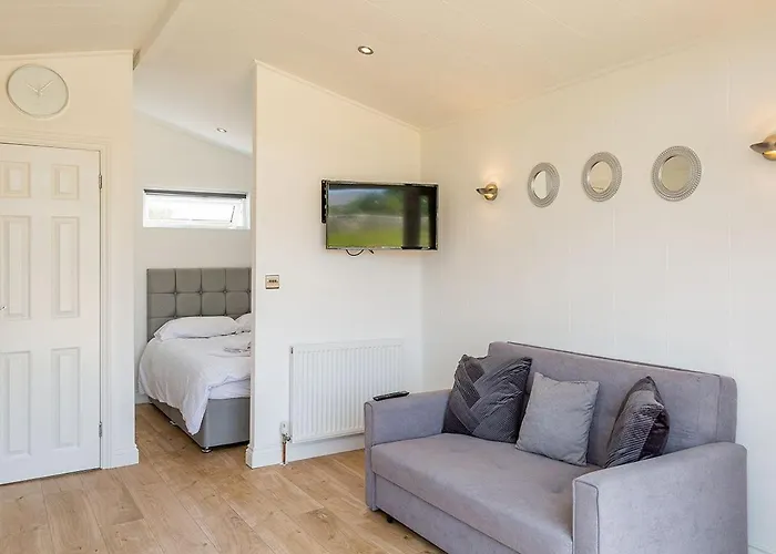 Great Harlow Views Hotel *