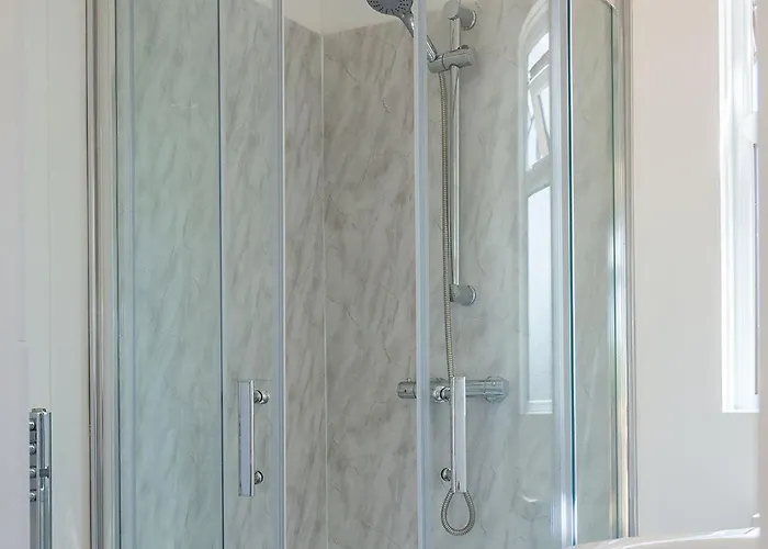 Great Harlow Views Hotel