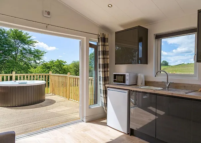 Great Harlow Views Hotel *